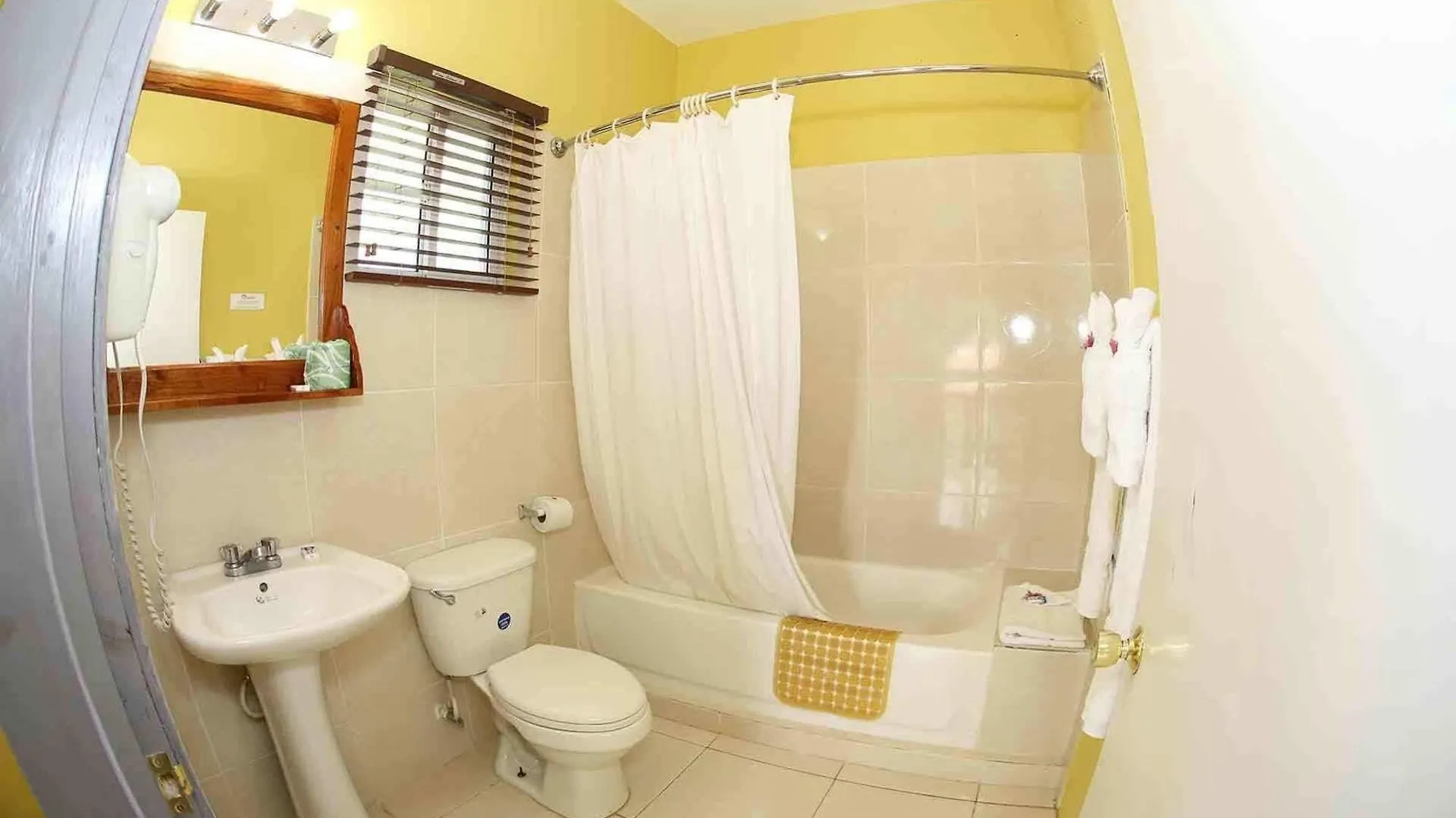 Seastar Inn Негрил 4*,